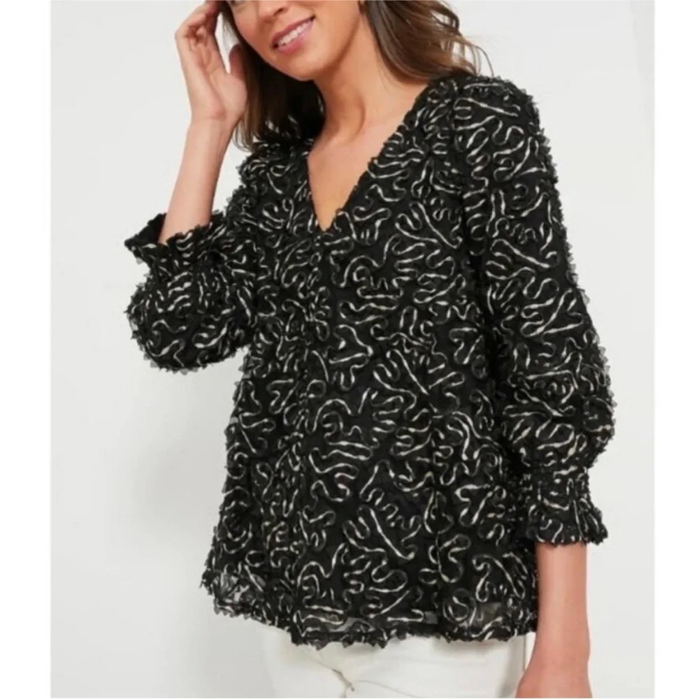 TUCKERNUCK 
Nightly Organza Easton Blouse